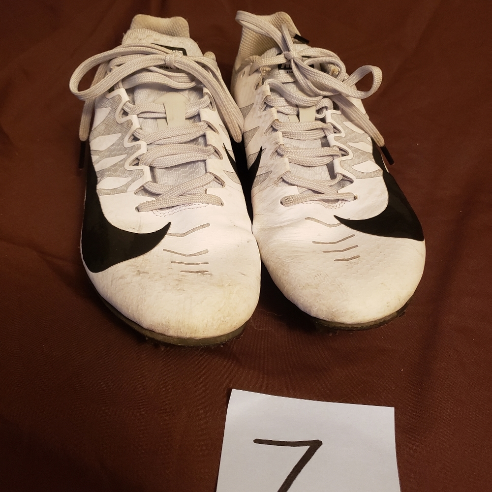 Boys Nike track distance cleet with tool